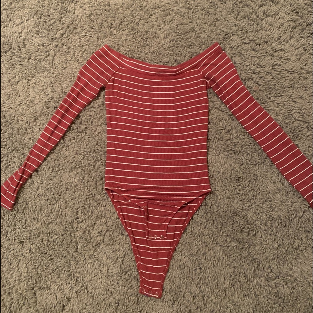 hollister off the shoulder body suit, burgundy